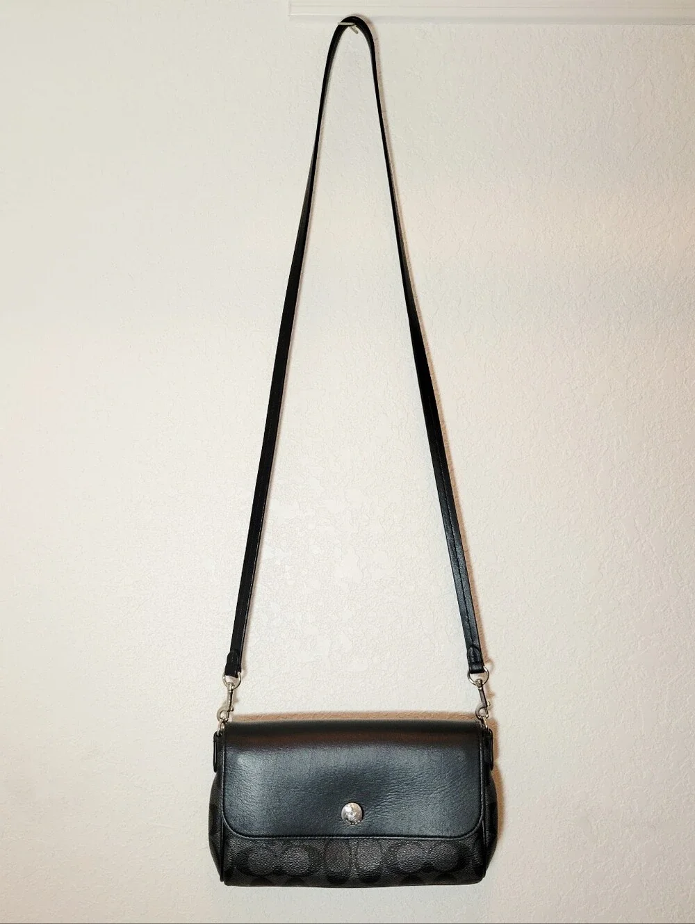 Coach Reversible Crossbody Black/Gray Signature Logo Canvas & Leather - Read